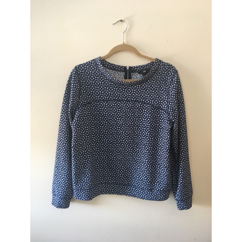 Patterned long sleeve